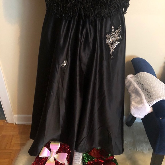 IMPERIAL black satin long skirt with crystal decals size medium - Picture 4 of 12